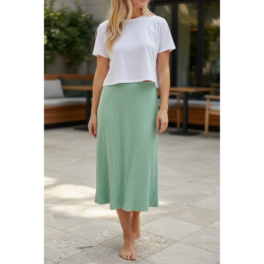 Vintage Pistachio Green Pleated Midi Skirt Made in Italy Flowy Spring Skirt Sz M - Picture 7 of 7